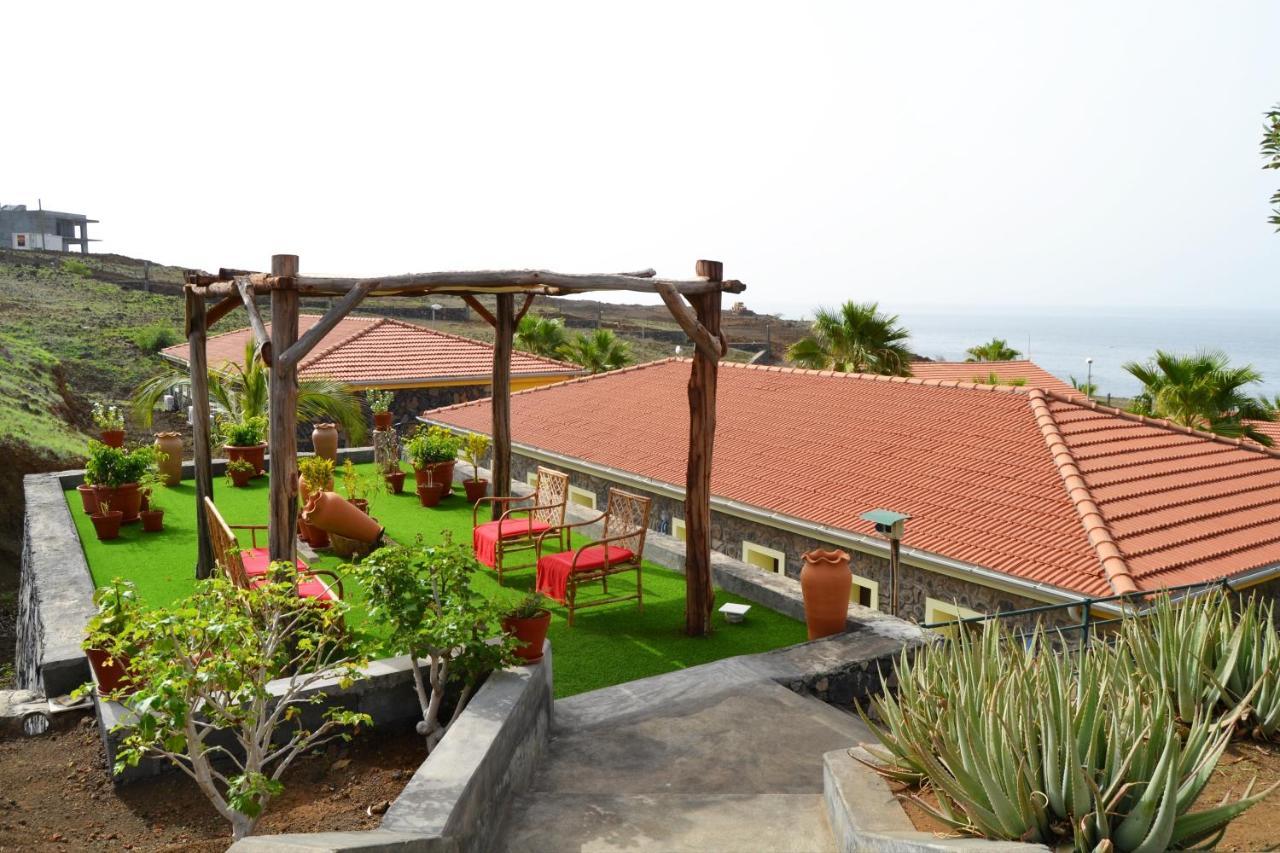 Casas Do Sol Hotel Сао Филипе Екстериор снимка