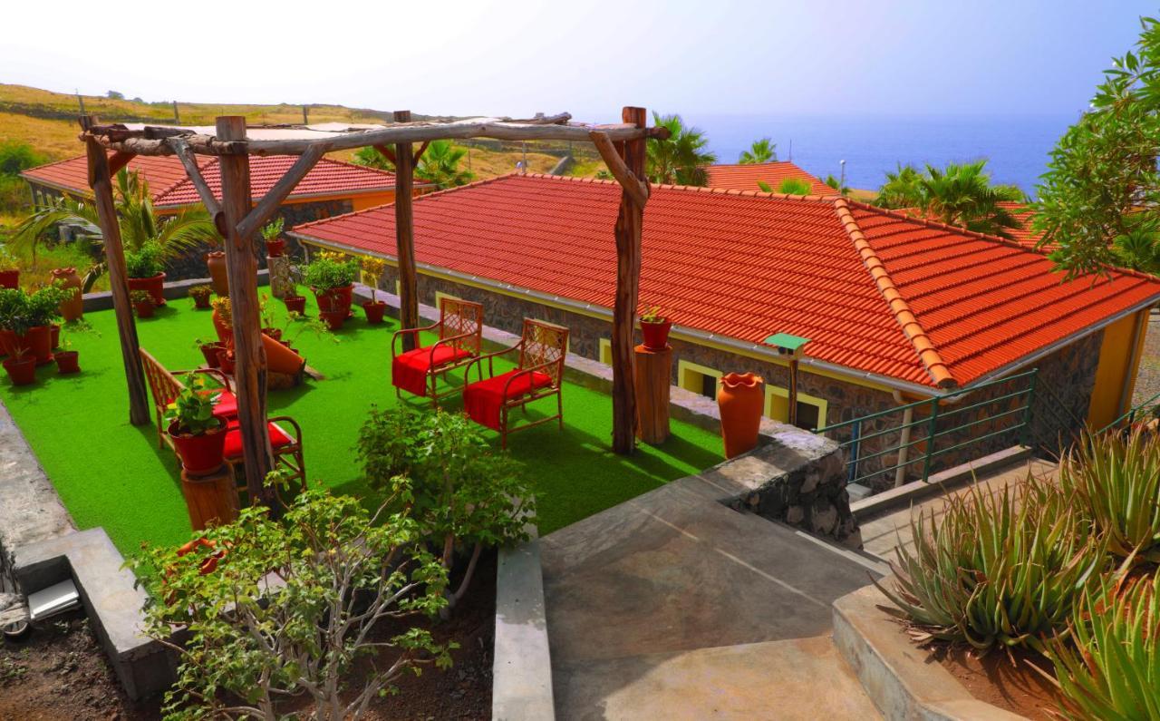 Casas Do Sol Hotel Сао Филипе Екстериор снимка